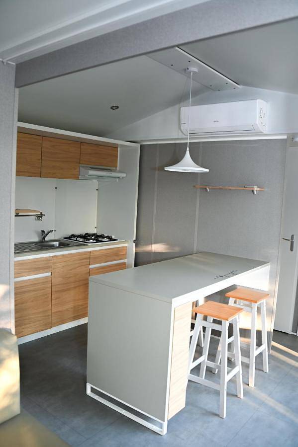 Location de vacances pour 2 personnes, avec terrasse et jacuzzi ainsi que jardin et piscine dans Colorado provençal - 2