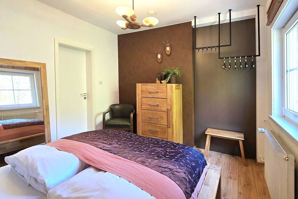Charmantes Ferienhaus für 12-16 Personen direkt am Wald mit Kaminzimmer + Sauna in Altenberg, Osterzgebirge