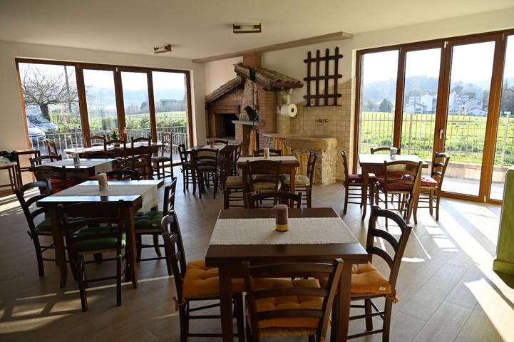 Location de vacances pour 5 personnes, avec bassin pour enfant et vue ainsi que piscine et jardin à Gubbio - 3