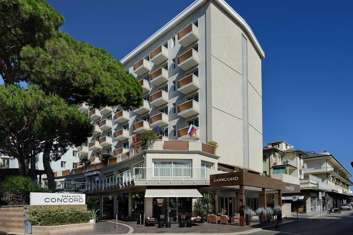 Hotel für 3 Personen, mit Whirlpool und Balkon sowie Pool in Riccione - 4