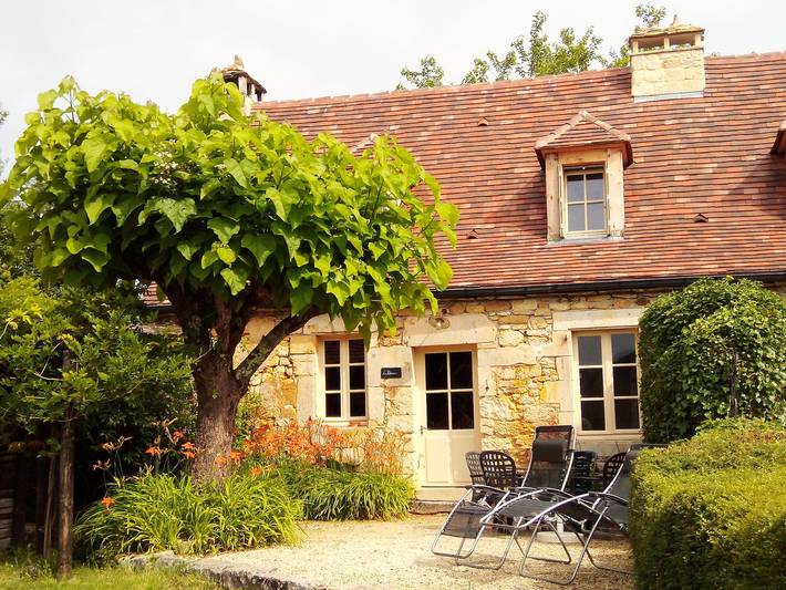 Gîte pour 4 personnes, avec piscine à Simeyrols