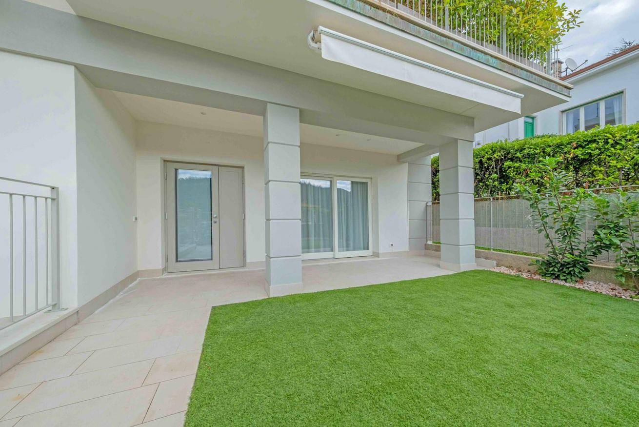 Ganze Wohnung, Apartmentsgarda - L' Isola Blu - Kalithea in Garda, Gardasee-Berge