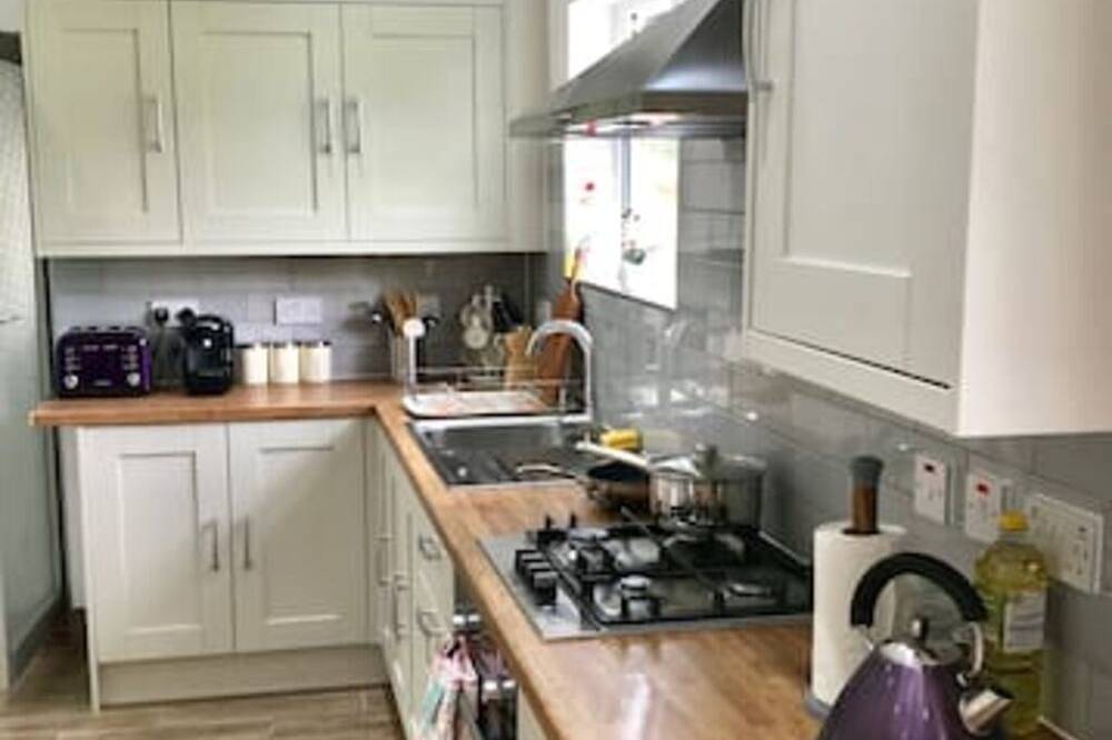 The Woodfarm Lodge - 3 Bedroom House with parking in Risinghurst and Sandhills, Oxford
