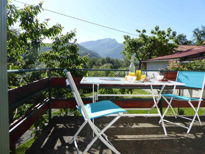 Gîte pour 4 personnes, avec terrasse et jardin