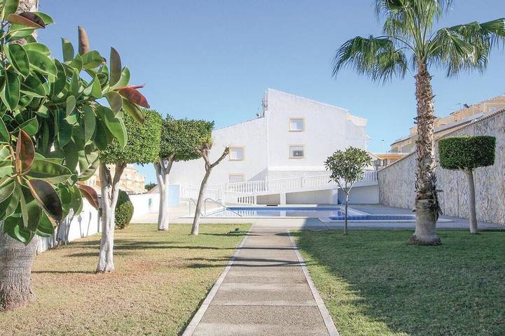 Feriehus for 6 personer, med pool - 1