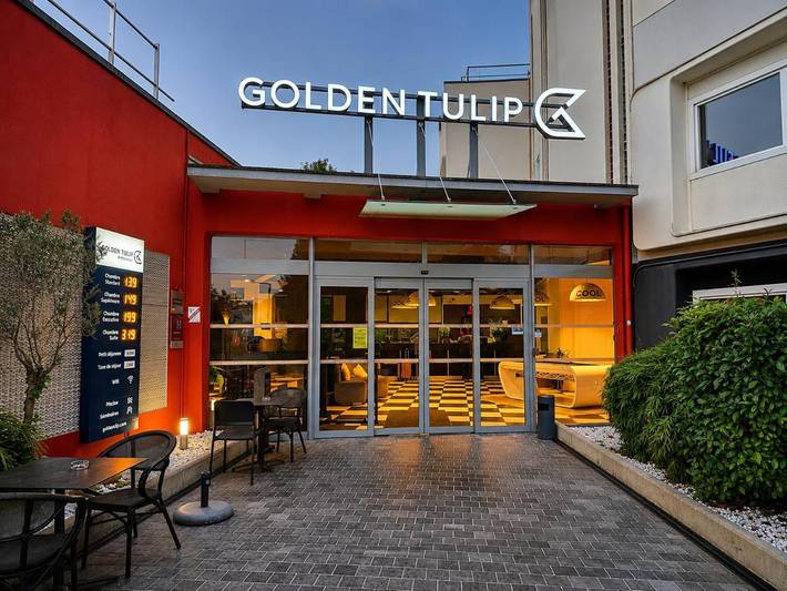 Hôtel pour 2 personnes, avec Terrasse et Jacuzzi ainsi que Jardin et Piscine