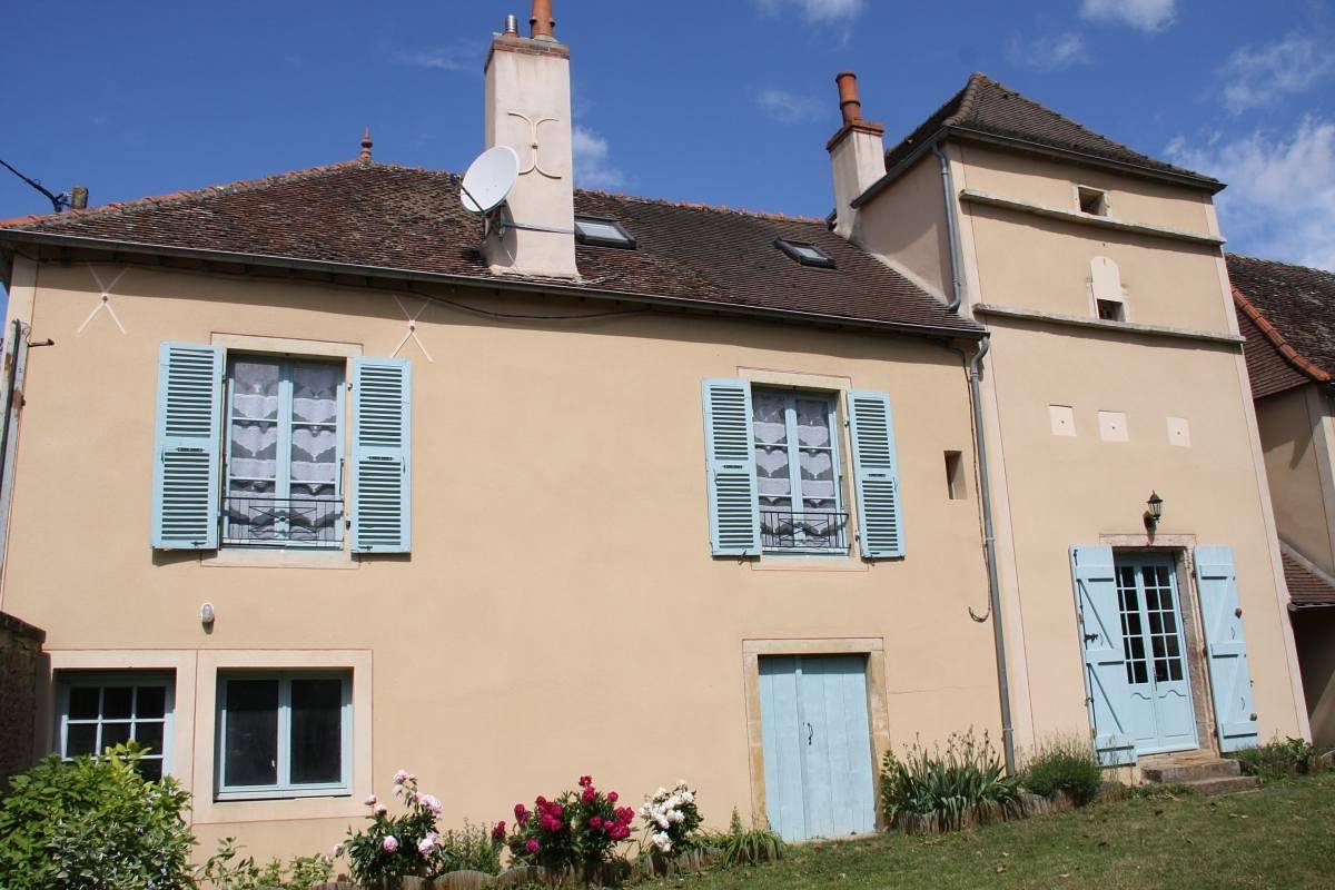 Au Thil in Chenôves, Chalon-sur-Saône region