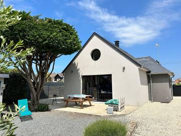 Gîte pour 5 personnes, avec jardin dans Saint-Martin de Bréhal