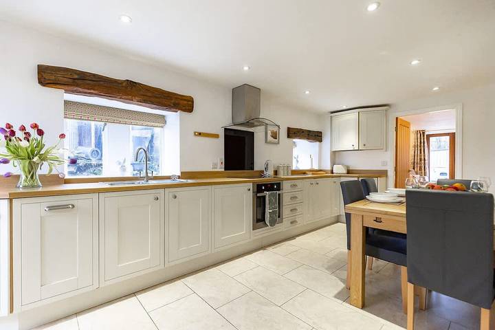 Cosy Farm Cottage with Hot Tub & Countryside Views in Holmfirth, Westliches Yorkshire