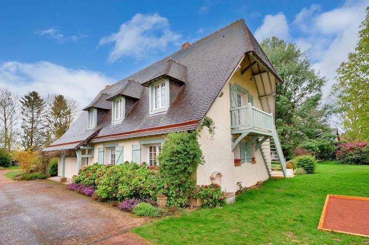 Location de vacances pour 11 personnes, avec piscine et vue ainsi que jardin et balcon dans Le Thuit-Simer - 2