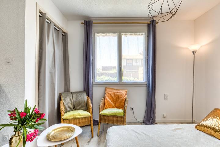 Monolocale intero, Monolocale 'La Boite À Sel' con terrazza privata, Wi-Fi e aria condizionata in Aigues-Mortes, Côte d'Améthyste
