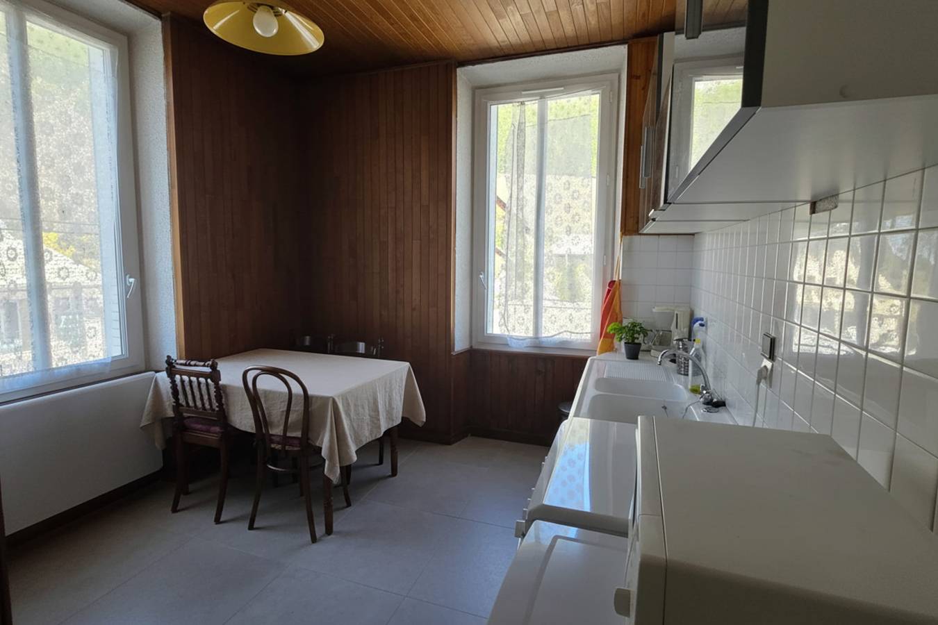 Entire apartment, 4-Guest Apt near Vauban Citadel in Briançon, Serre Chevalier