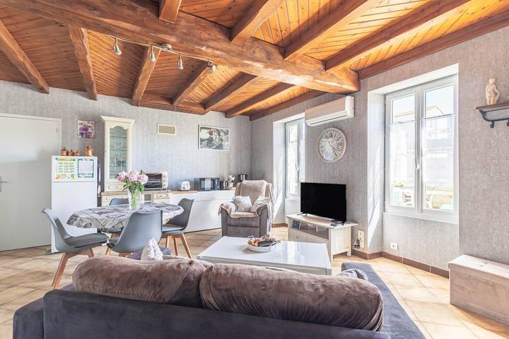 Apartamento entero, Apartamento 'Chez Catherine Et Gérard' con terraza privada, Wi-Fi y aire acondicionado in Tonnay-Charente, Region de Rochefort