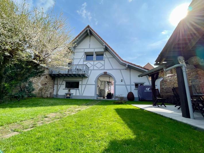 Gîte pour 14 personnes, avec vue ainsi que jardin et piscine, animaux acceptés dans Royal Palace de Kirrwiller