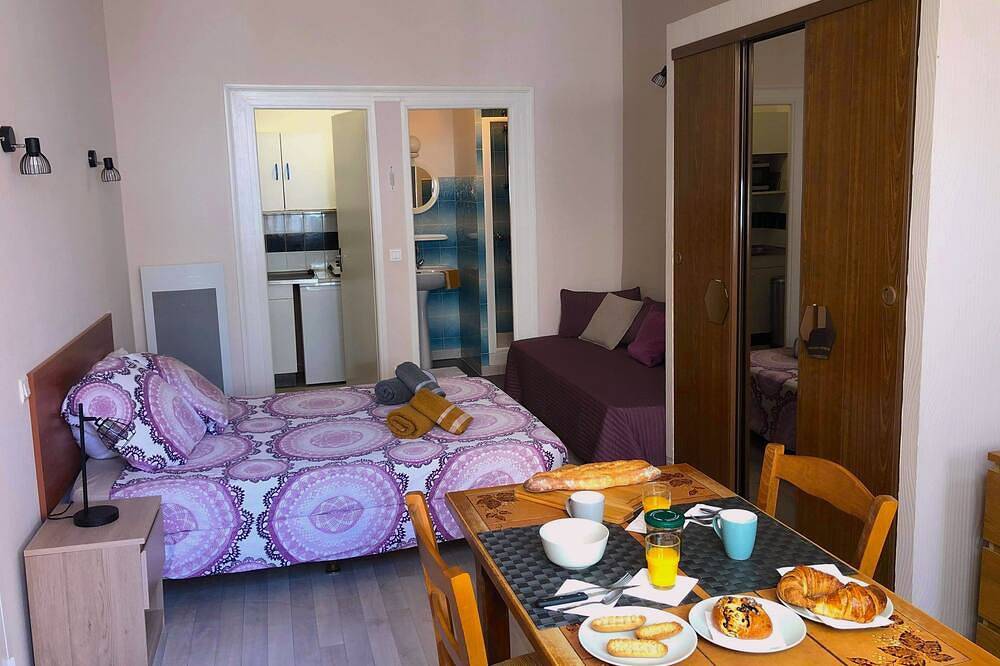 Appartement entier, Appartement tout confort à 100 mètres des thermes in Bourbonne-les-Bains, Haute-Marne