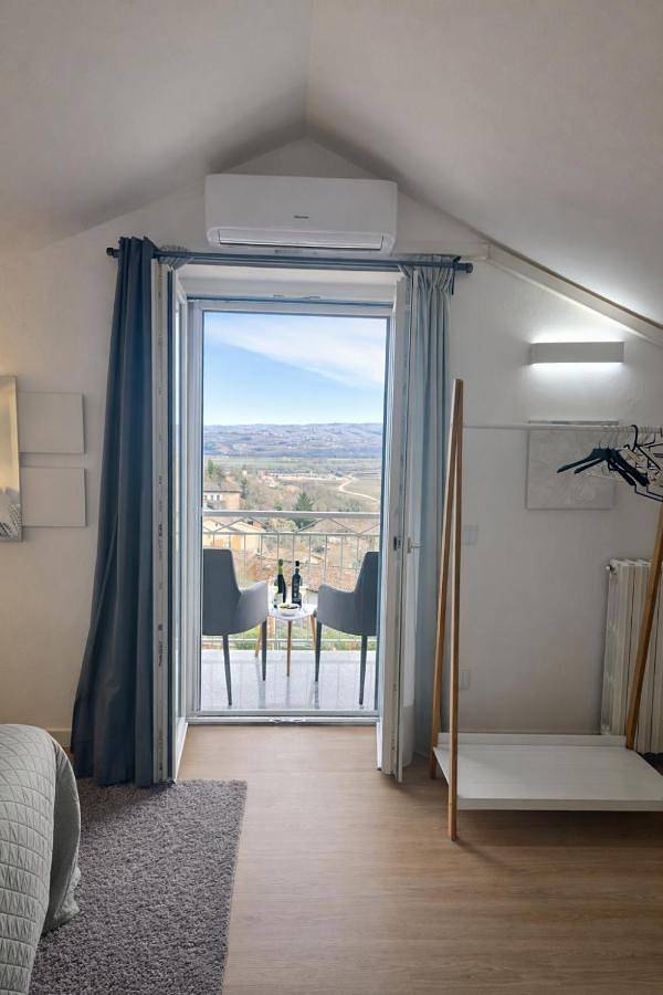 Gîte pour 2 personnes, avec vue ainsi que piscine et jardin à Govone - 4