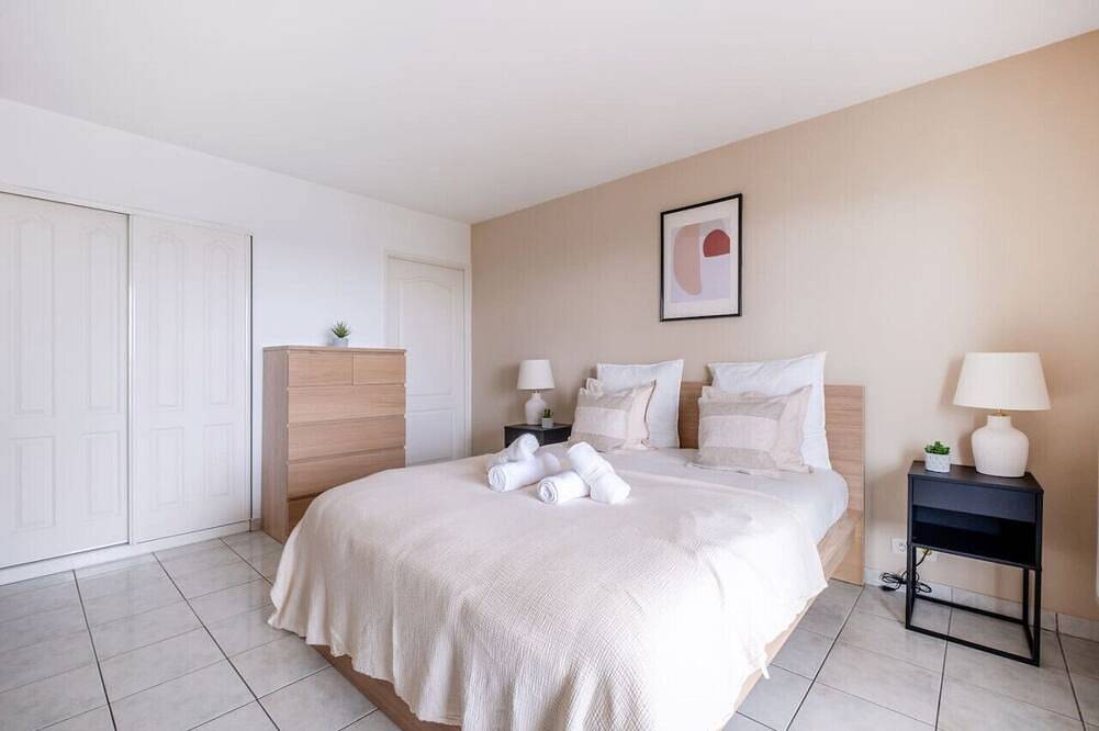 Entire apartment, Appartement Exquis à La Défense in Courbevoie, Hauts-de-Seine