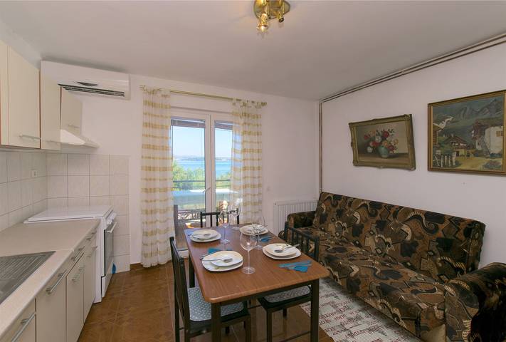 Ganze Wohnung, Apartments Irena in Tkon, Pasman