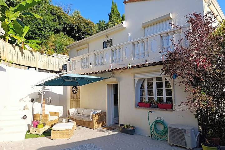 Villa für 7 Personen, mit Balkon und Garten - 1