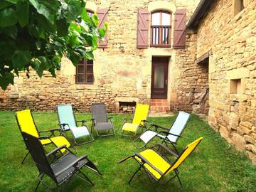 Gîte pour 9 personnes, avec jardin, adapté aux familles à Saint-Félix-de-Lunel