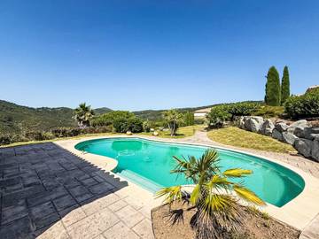 Gîte pour 2 personnes, avec jardin et terrasse, animaux acceptés à Roquebrune-sur-Argens