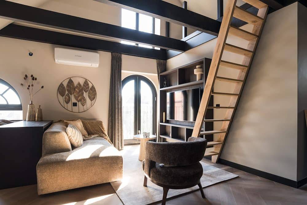 Geheel appartement, De Vooruitgang Sneek - de Woudvaart in Sneek, Nederlandse kust