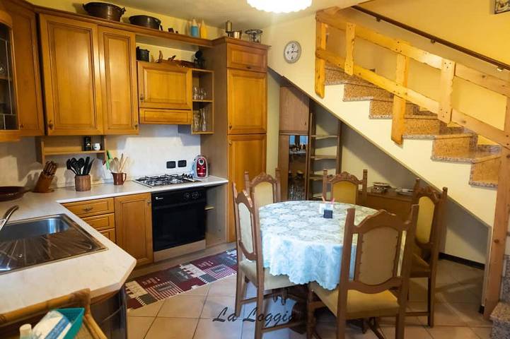 Ferienwohnung für 6 Personen, mit Balkon in Brusimpiano Gemeinde