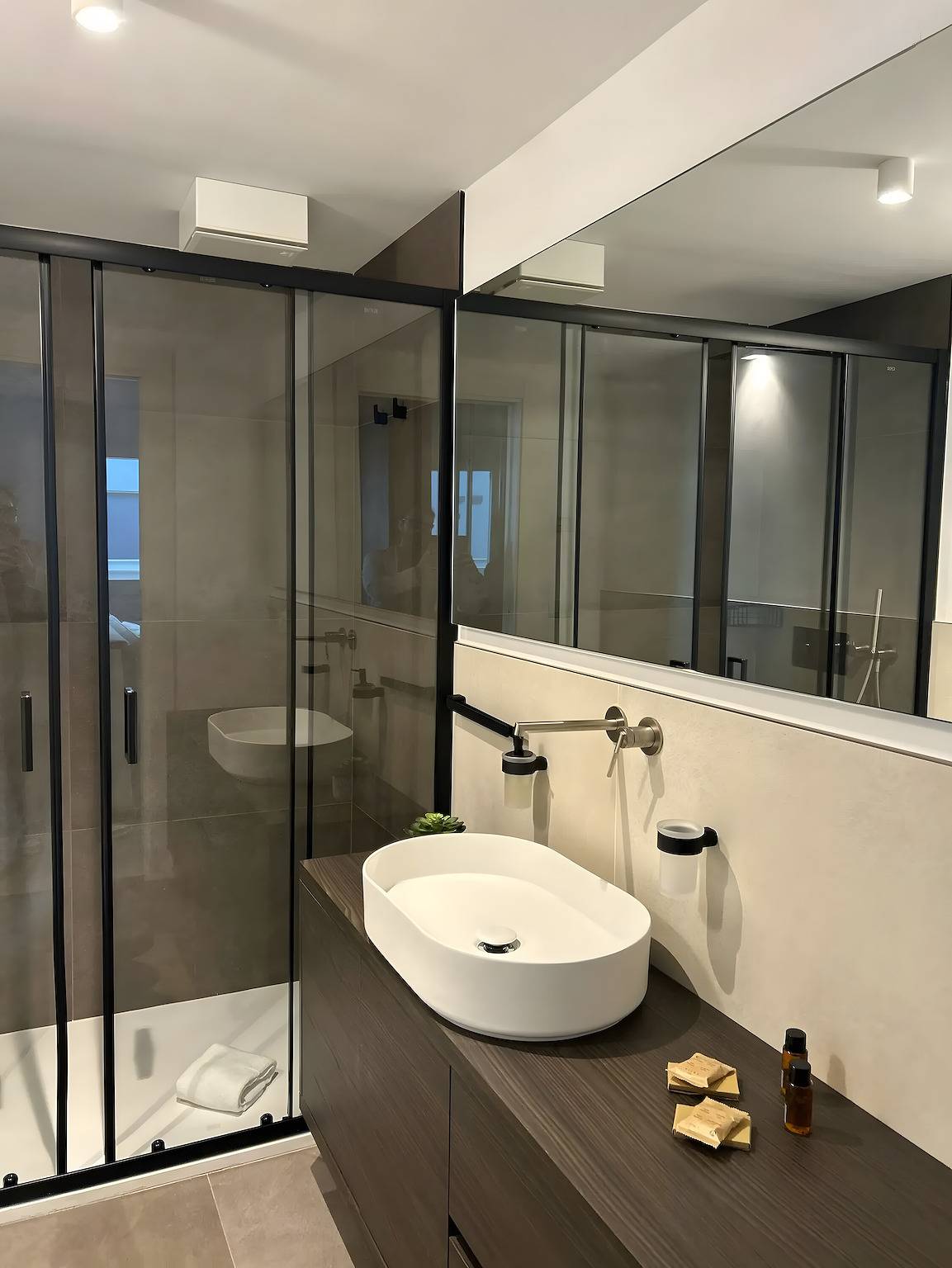 Appartement 'Luxury Room' avec vue sur la mer, Wi-Fi et climatisation in Bari, Province de Bari