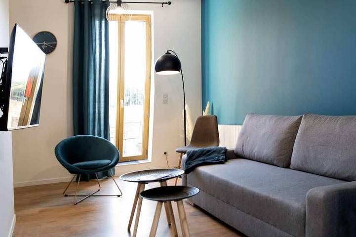 Entire apartment, L'azimut de Châtel-Guyon ★1 bedroom ★Wifi in Châtel-Guyon, Volcans d'Auvergne Regional Nature Park