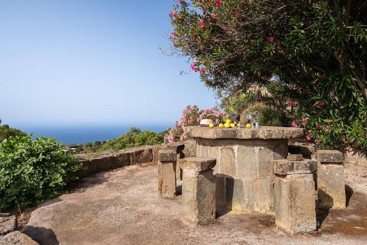 Location de vacances pour 6 personnes, avec terrasse et vue dans Pantelleria - 2