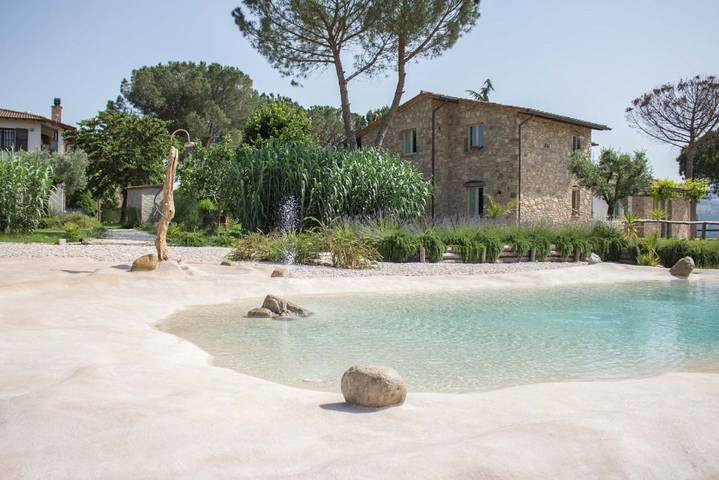 Attico per 16 persone, con piscina e giardino a Perugia