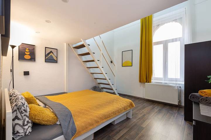 Ganze Wohnung, ⭐7 Zimmer-15 Bäder ☕Kostenloses Bier & Frühstück ❤️Klimaanlage in Budapest, Danube-Ipoly National Park