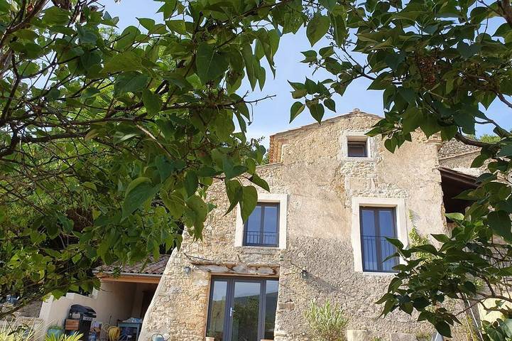 Location de vacances pour 8 personnes, avec Terrasse et Jardin à Dieulefit