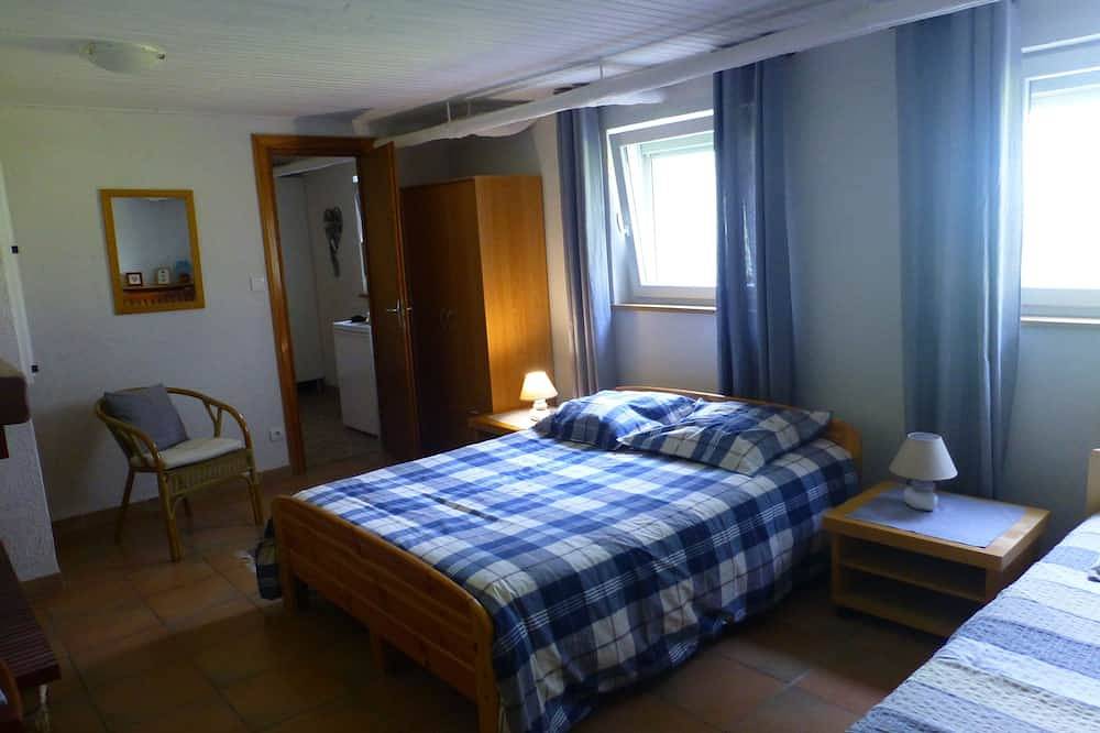 Erdgeschoss in einem großen Garten in Kutzenhausen, Region Weißenburg