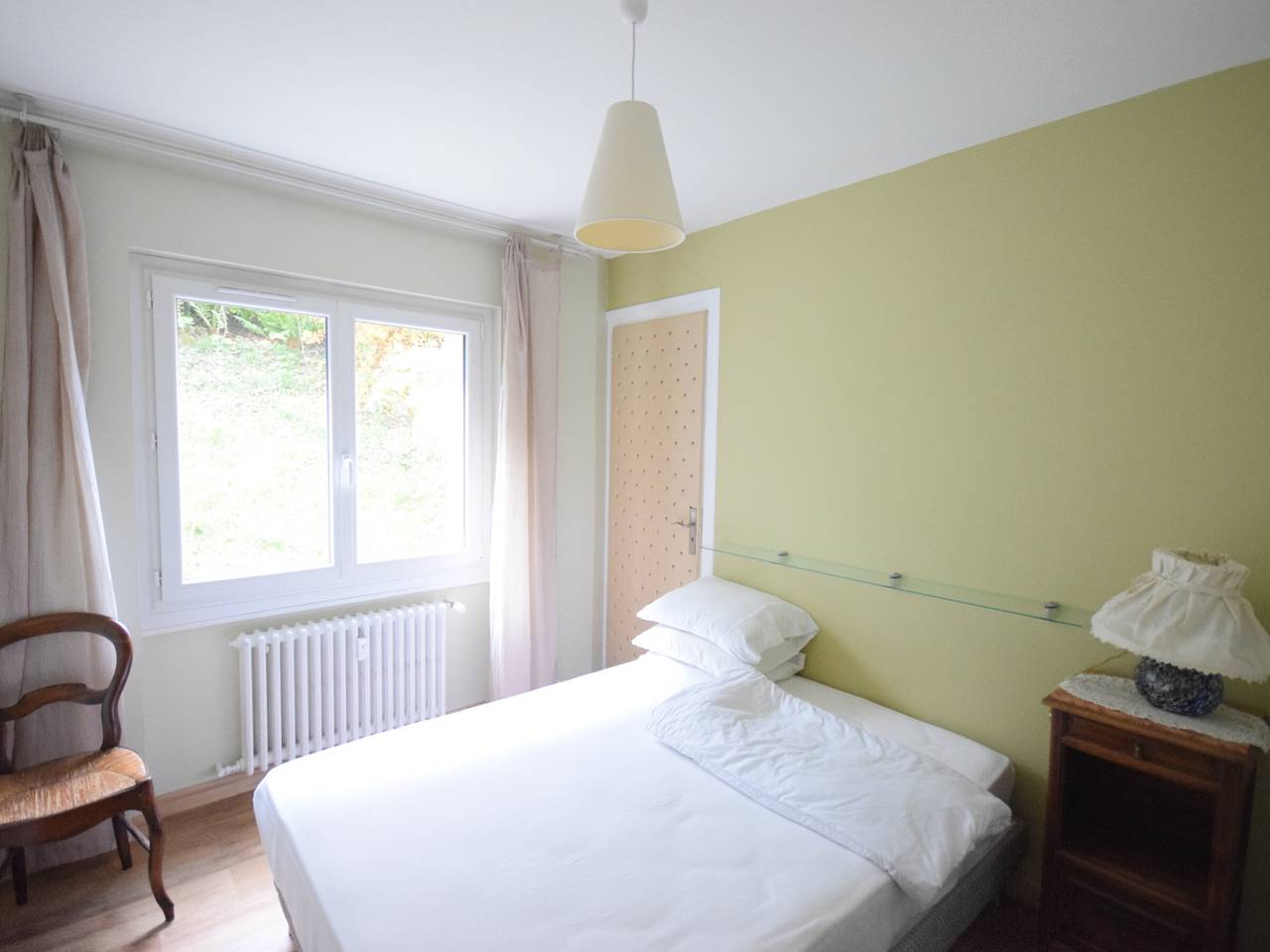 Apartamento entero, Apartamento espacioso en Évian con terraza jardín y parking in Évian-les-Bains, Thonon-les-Bains region