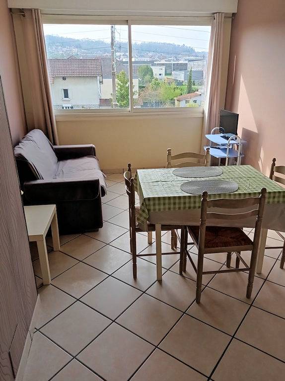 Appartement entier, Appartement T2 meublé rénové à Brive-la-Gaillarde in Brive-la-Gaillarde, Région de Brive-la-Gaillarde