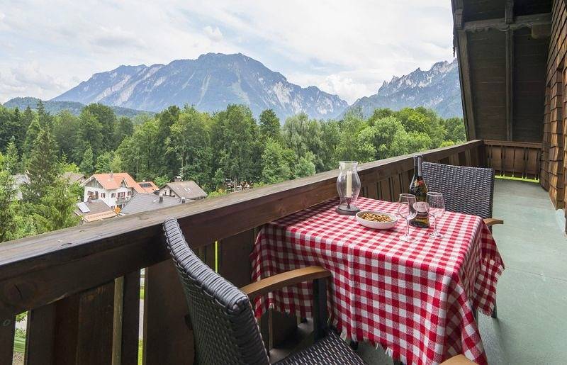Nichtraucherhaus Flatscherhof - Ferienwohnung-5 Personen, 80qm,  3 Schlafzimmer, 2 Bäder,  Balkon, Alleinlage mit Bergblick in Bad Reichenhall, Berchtesgadener Alpen