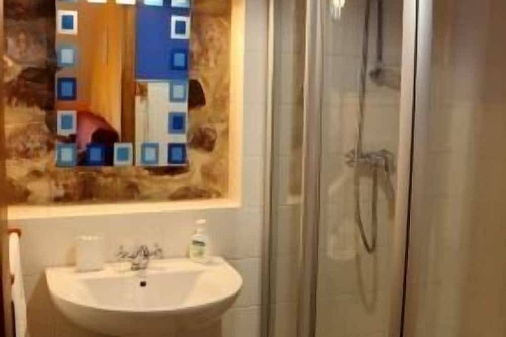 House with garden and fireplace for 4 people (La casa de Consuelo 2) in Torrelavega, Cantabrian Coast