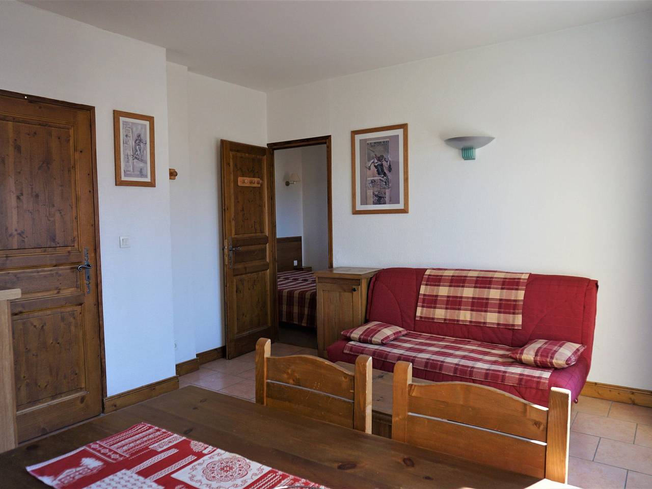 Entire apartment, Cosy apartment, 4 people, 5 min from slopes, covered parking in Orcières, Écrins National Park