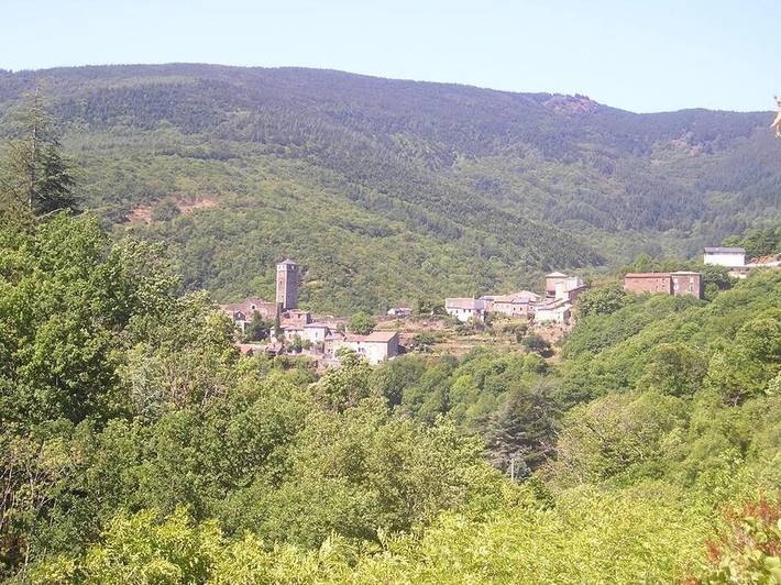 Location de vacances pour 6 personnes, avec terrasse ainsi que jardin et vue à Lespinassière