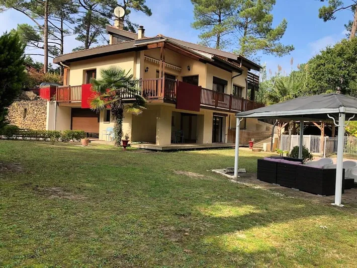 Villa für 15 Personen, mit Ausblick und Sauna sowie Garten und Pool, kinderfreundlich - 1
