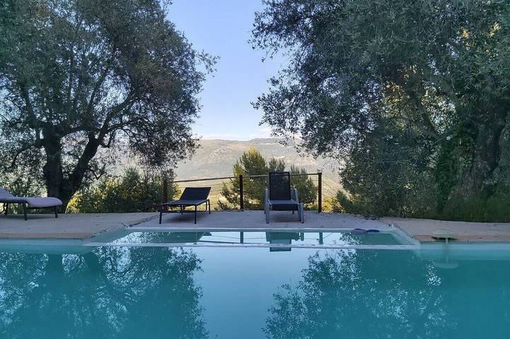 Maison de vacances pour 4 personnes, avec Terrasse ainsi que Jardin et Piscine