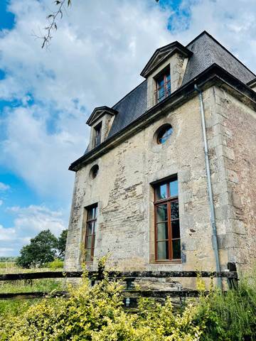 Gîte pour 12 personnes, avec jardin, animaux acceptés dans La Chapelle-Caro