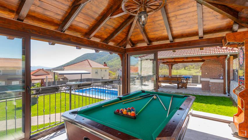 Villa pour 8 personnes, avec jardin ainsi que terrasse et jacuzzi à Sinj - 3