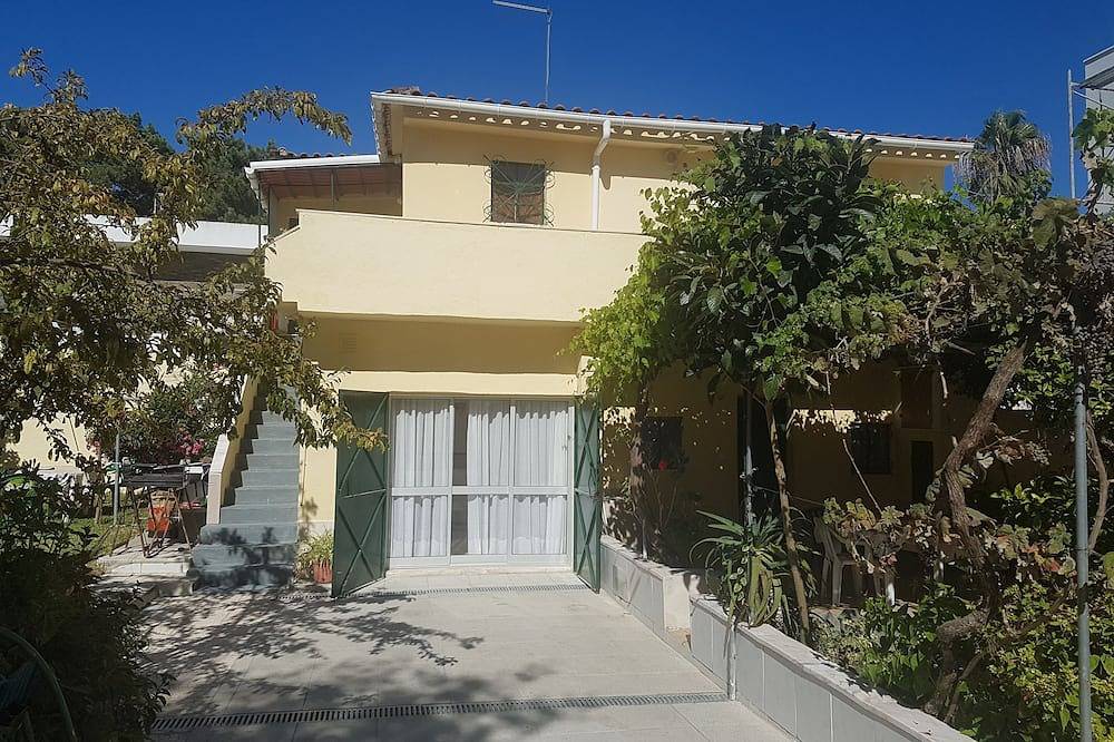 Ground Floor Pavilion in Aroeira, Charneca de Caparica e Sobreda