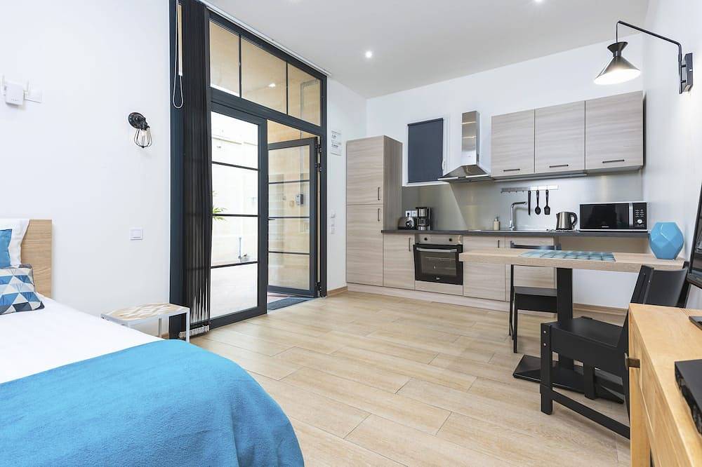 Entire apartment, Studio Plenitude Gare St Jean in Bordeaux, Bordeaux region