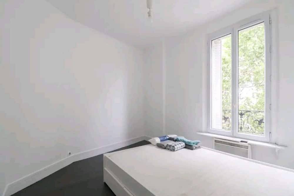 Entire apartment, Appartement 2 Pièces Lumineux Idéalement Situé - 4 Personnes Maximum in Montrouge, Hauts-de-Seine