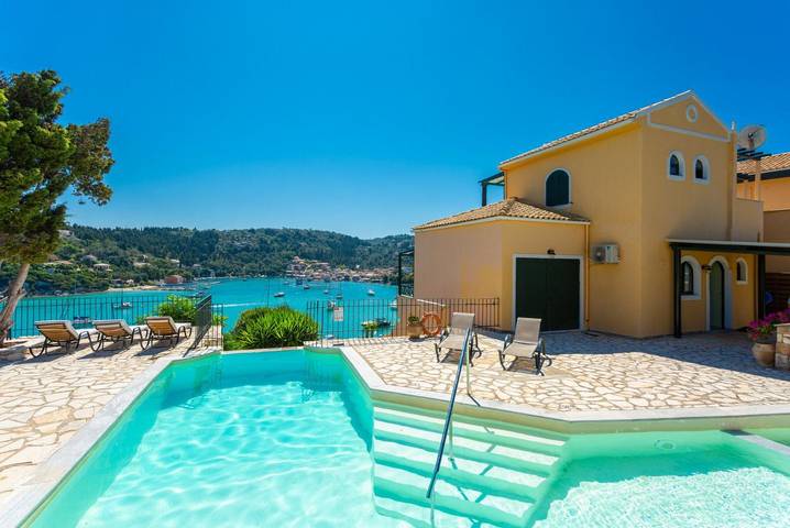Villa für 6 Personen mit Meerblick in Lakka, Paxos