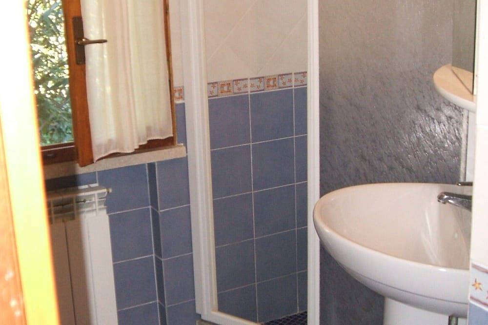 Wohnung in Villa 150 Meter vom Strand von Giannella entfernt in Giannella, Grosseto Provinz