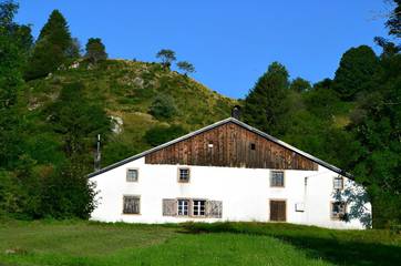 Maison de campagne pour 5 personnes, avec jardin et terrasse, animaux acceptés à La Bresse